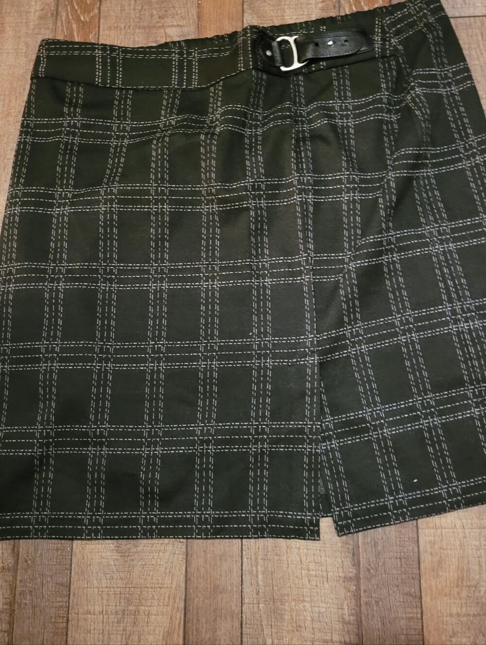 George Dark Black Plaid Mini Skirt with Black Belt Detail Size 20